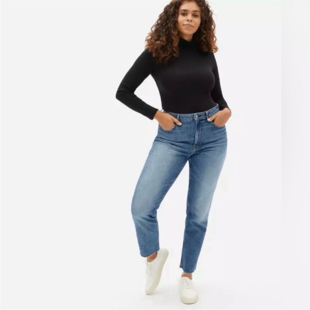 Everlane The Cheeky Straight Leg Jean in Medium Wash